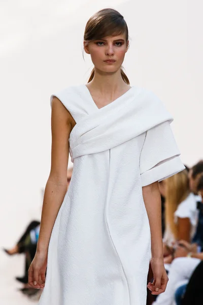 Look 11